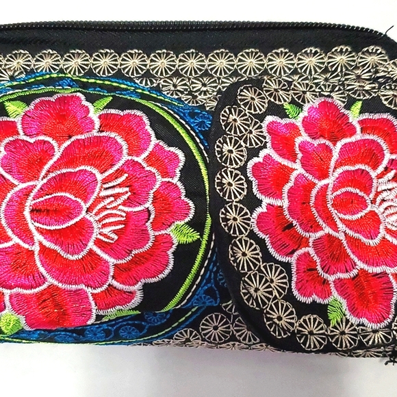 Boho Black Colorful Floral Embroidered Multi-section Wristlet - Picture 2 of 12